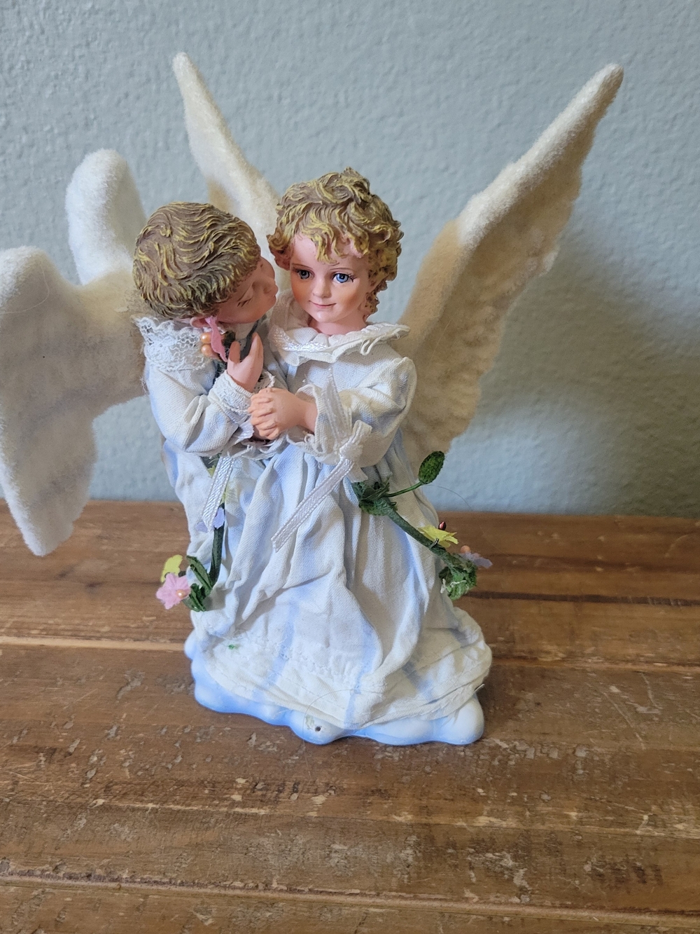 "Angel Kisses" musical figurine  Sandra Kuck collection, Bradford exchange